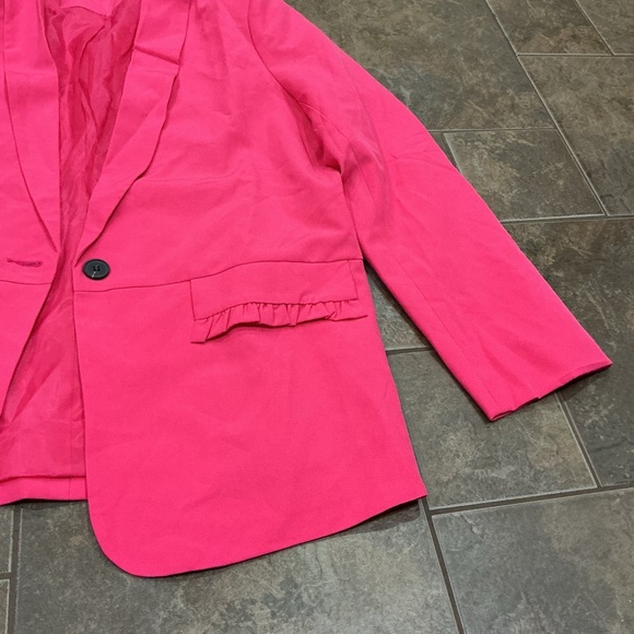 🔥3/$42 with FREE SHIPPING🔥 Women's Pink Blazer - Picture 4 of 4